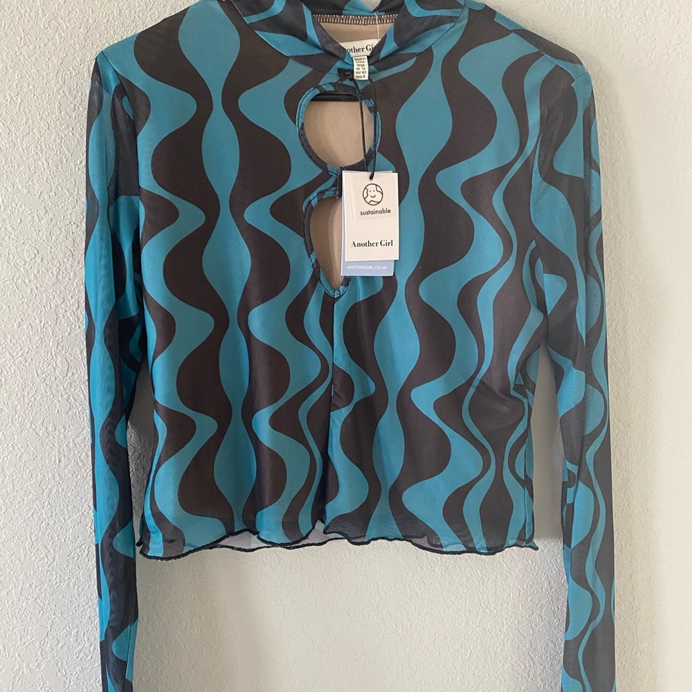 NWT ANOTHER GIRL Pacsun Wavy Print Cutout Long Sleeve‎ Top Black/Blue Size Large